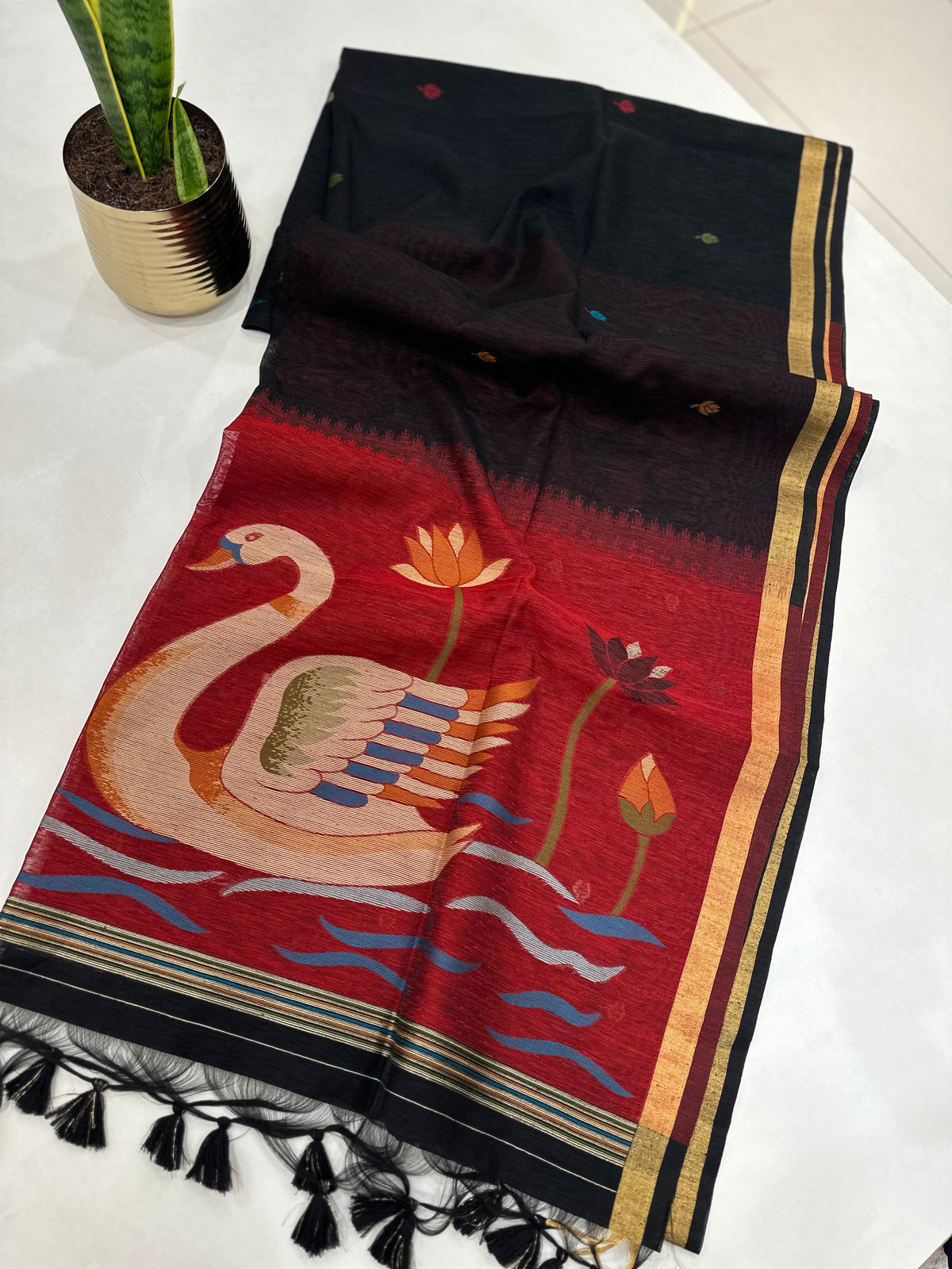 Dual Shade Linen Jamdani