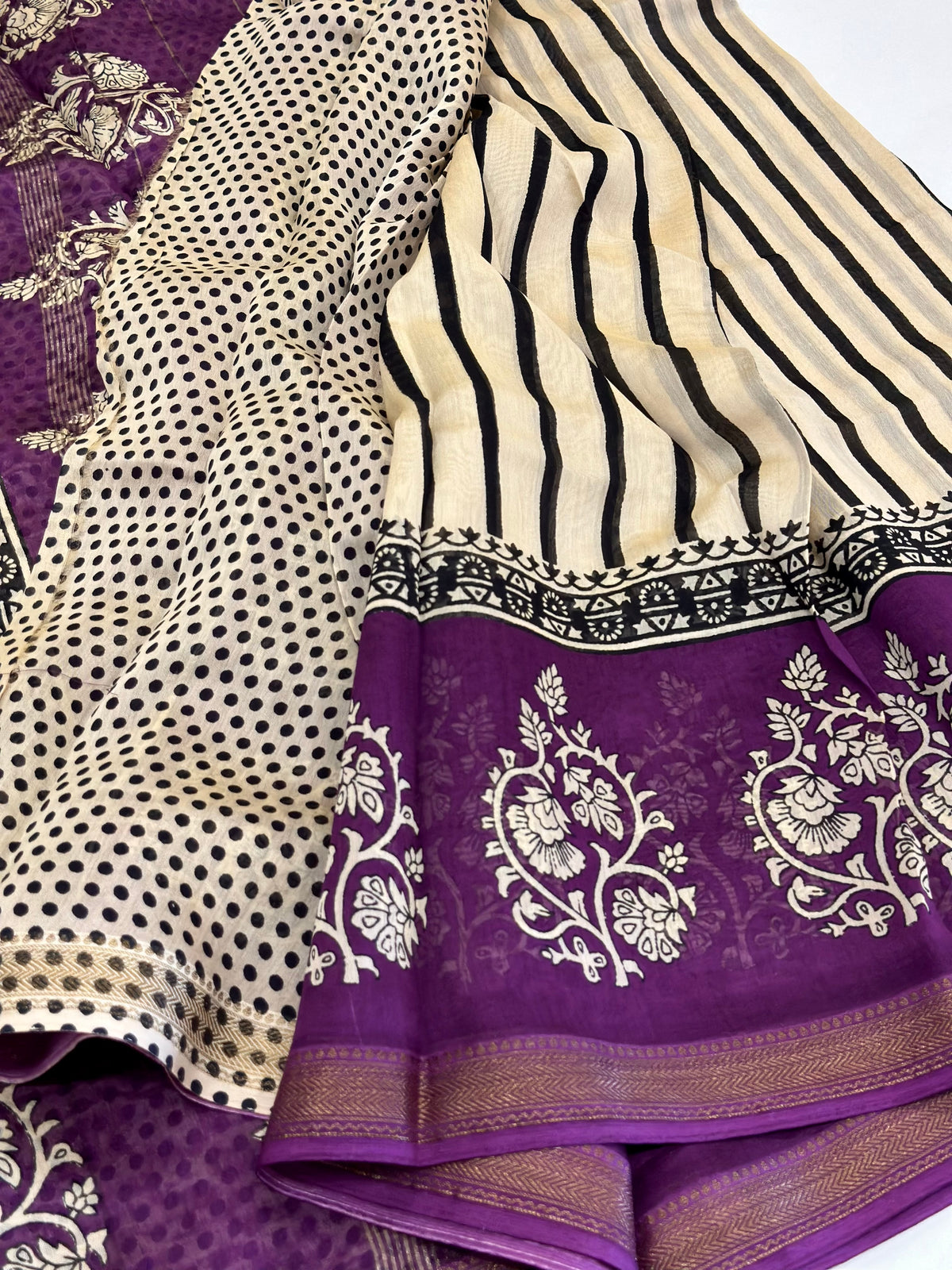 Vanya~ Pure Maheshwari Bagru Saree