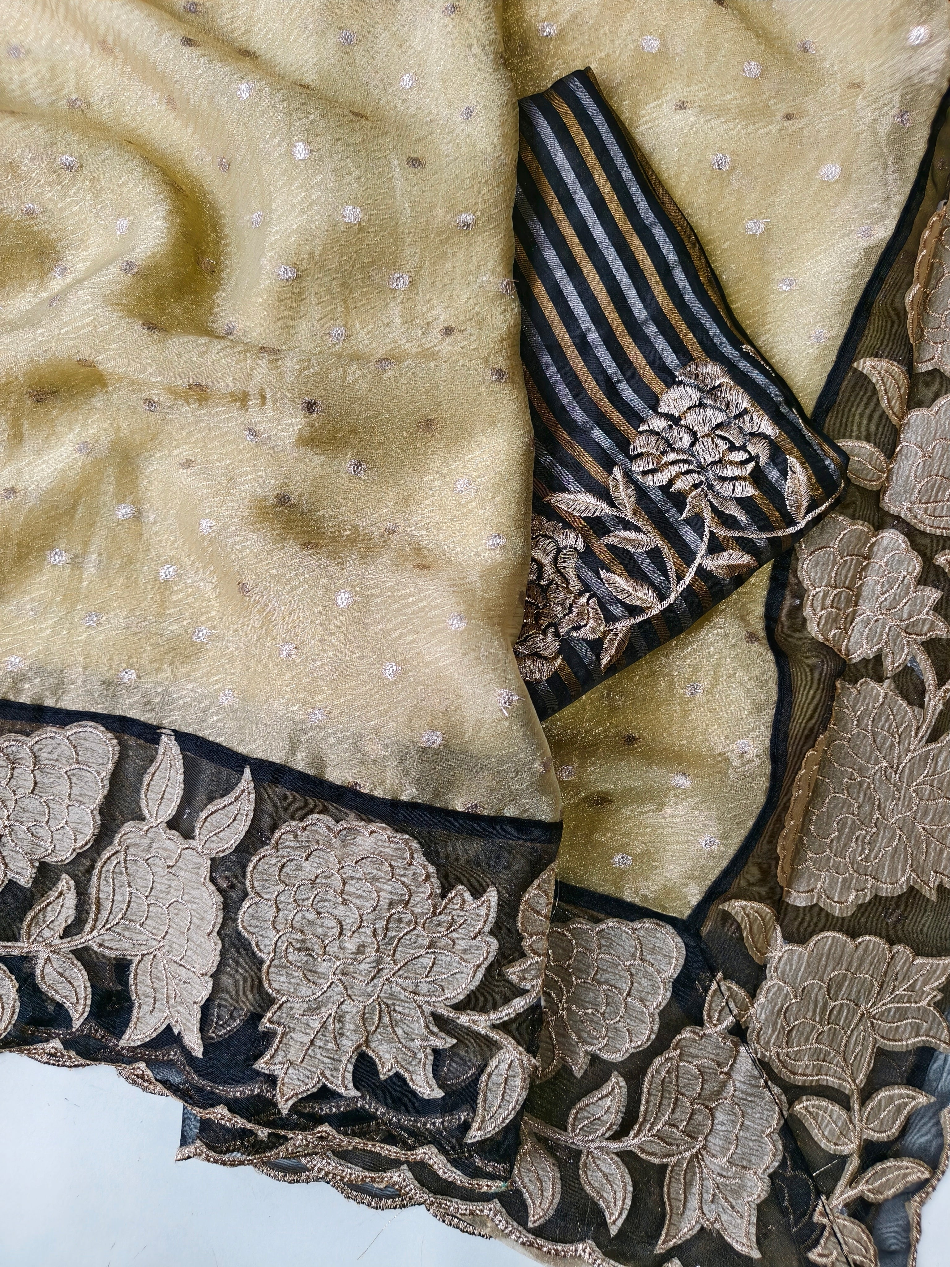 Tissue Crush Chiffon Applique