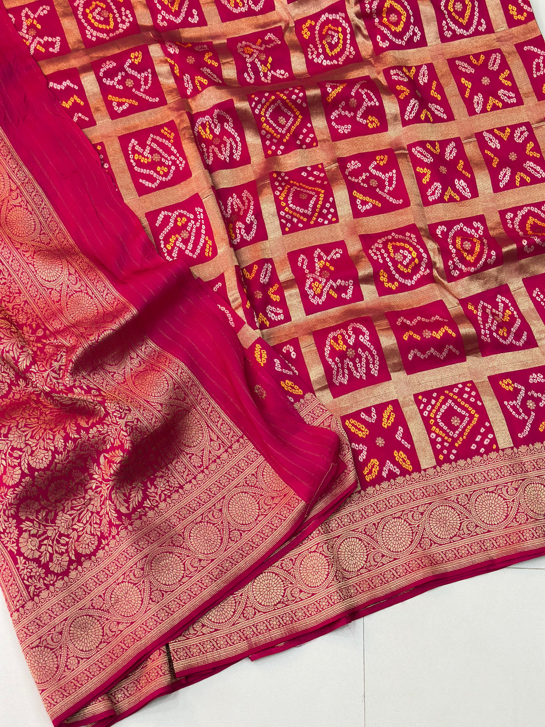 Pink Hand Bandini Weaving Saree