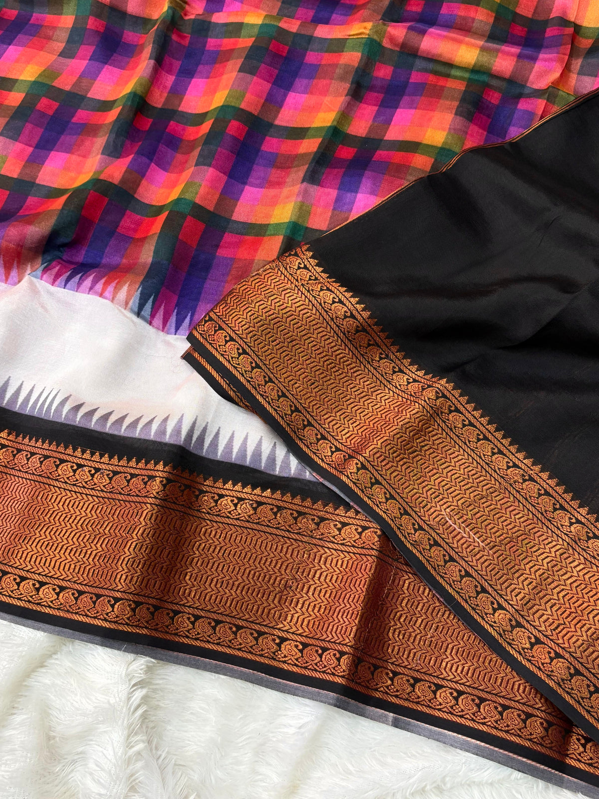 Contemporary Checks Mangalagiri Pattu