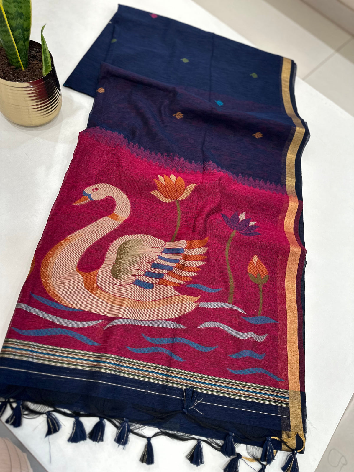 Dual Shade Linen Jamdani