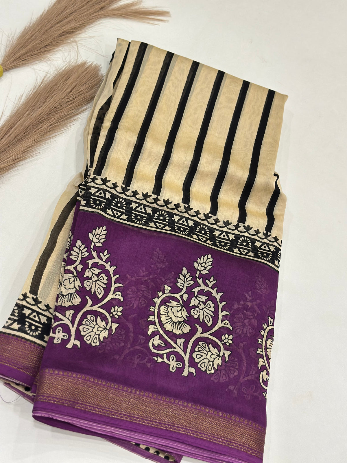 Vanya~ Pure Maheshwari Bagru Saree