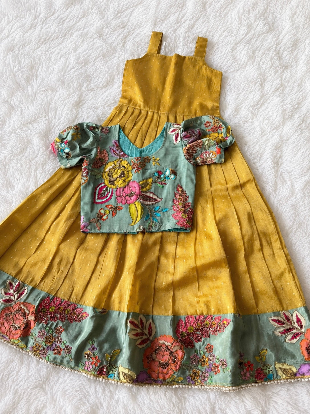 Saansi ~ Patty Wear Kids Gown