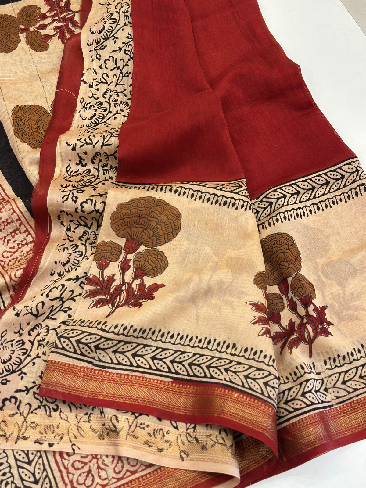 Vanya~ Pure Maheshwari Bagru Saree