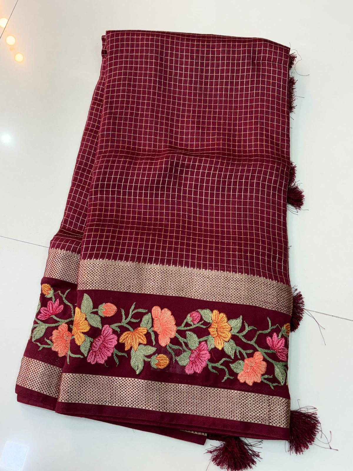 Premium Vintage Dola Checks Embriodery