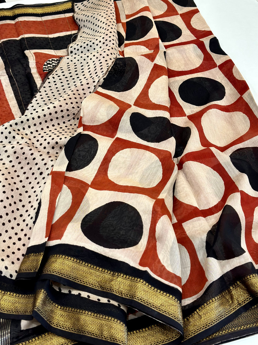 Vanya~ Pure Maheshwari Bagru Saree