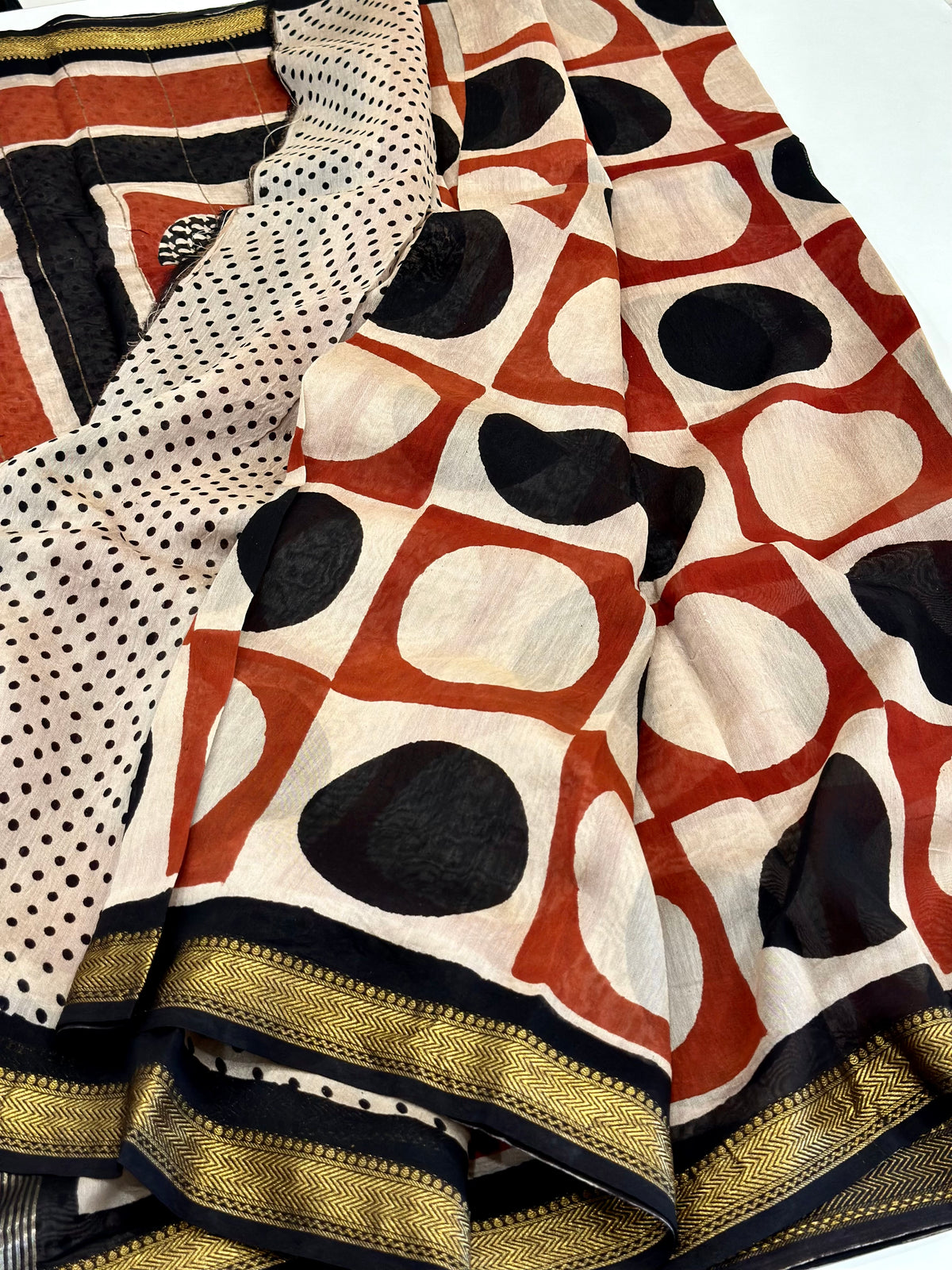 Vanya~ Pure Maheshwari Bagru Saree