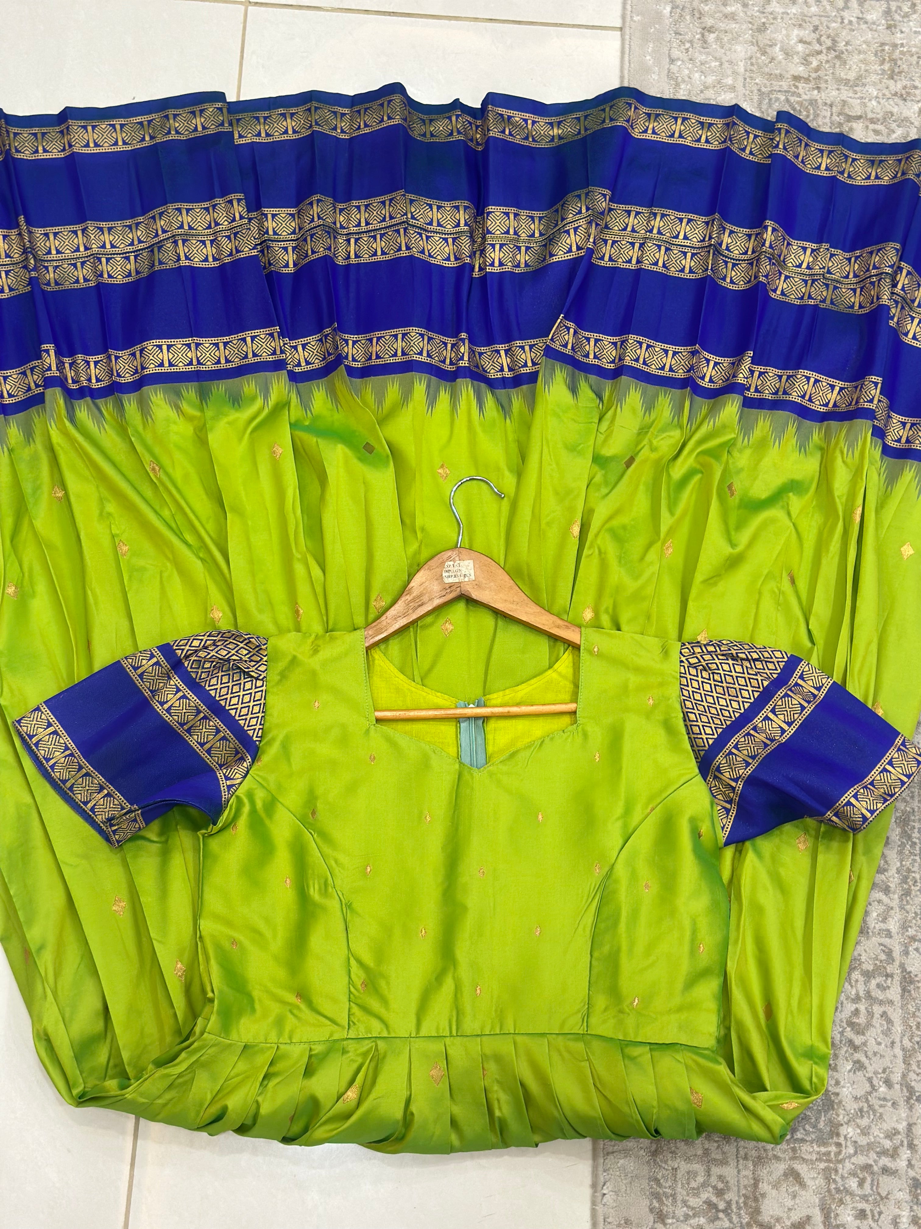 Vintage Semi Gadwal Adult Gown