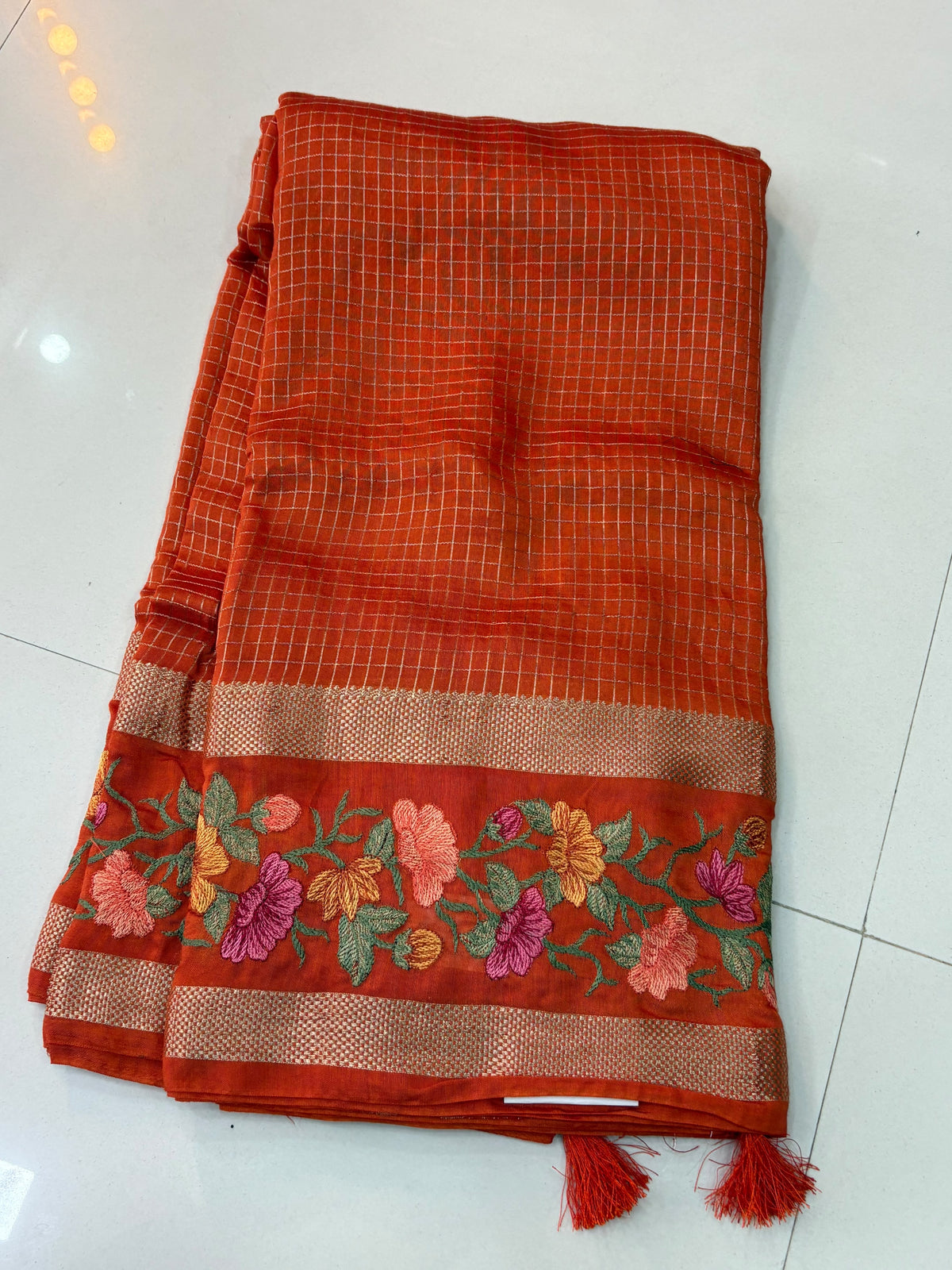 Premium Vintage Dola Checks Embriodery