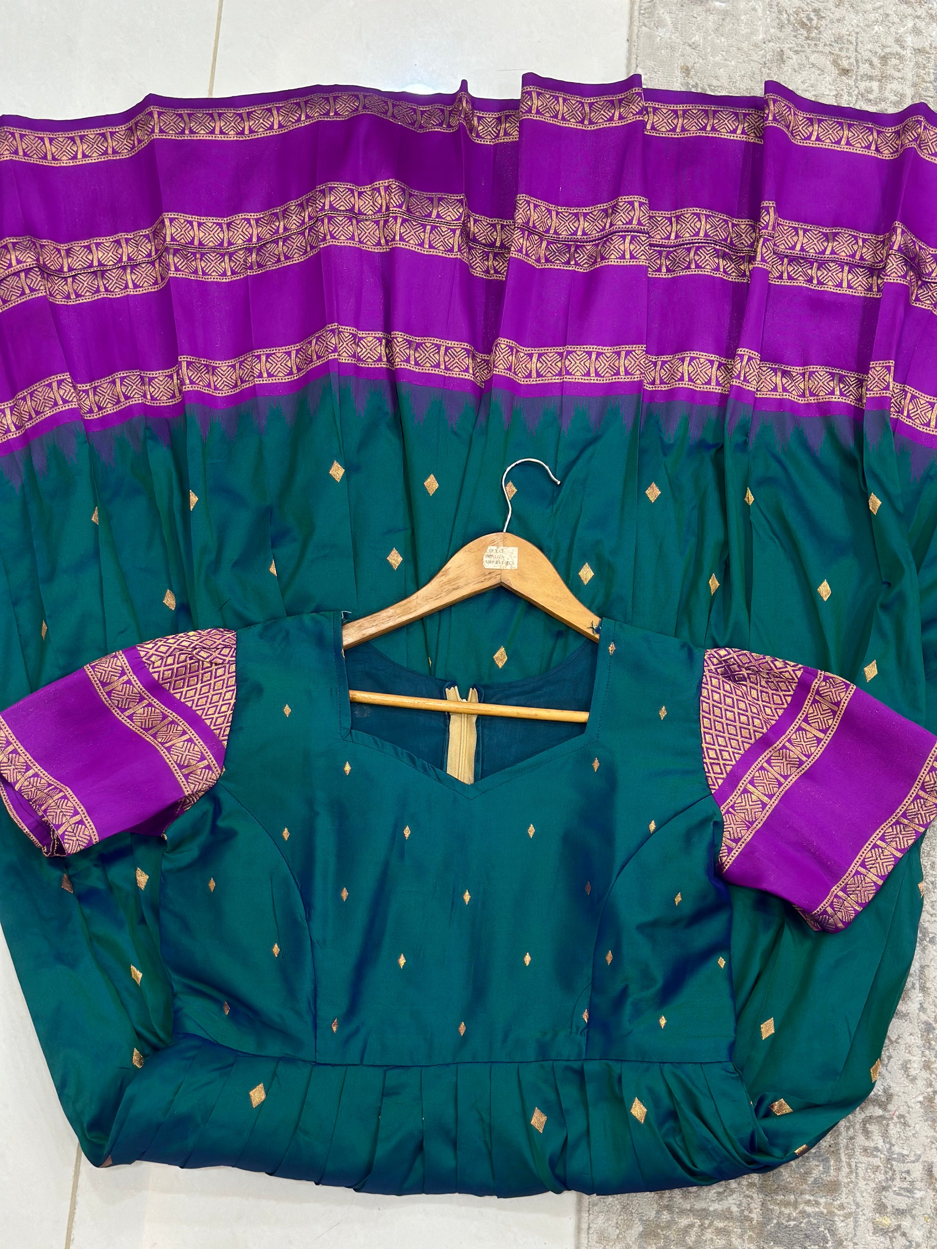 Vintage Semi Gadwal Adult Gown